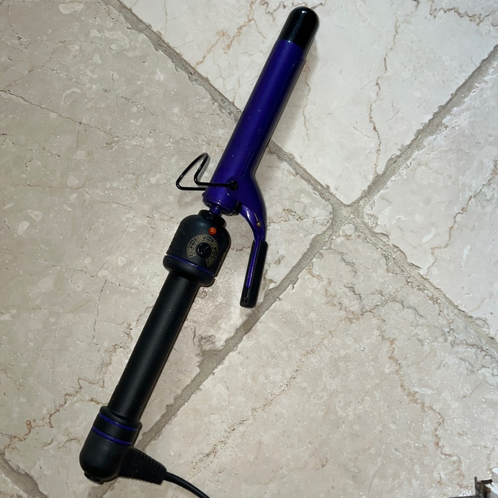 Hot tools curling iron excellent condition model 2181